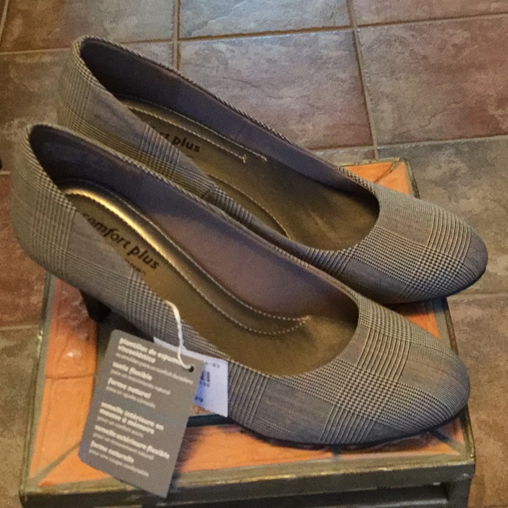 NWT black and white plaid heels